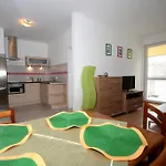 Apartment 100-sio